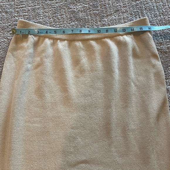 St. John By Marie Gray Knit Pencil Skirt, Size 14, Color Cream, Pull On, Classic - Picture 6 of 9